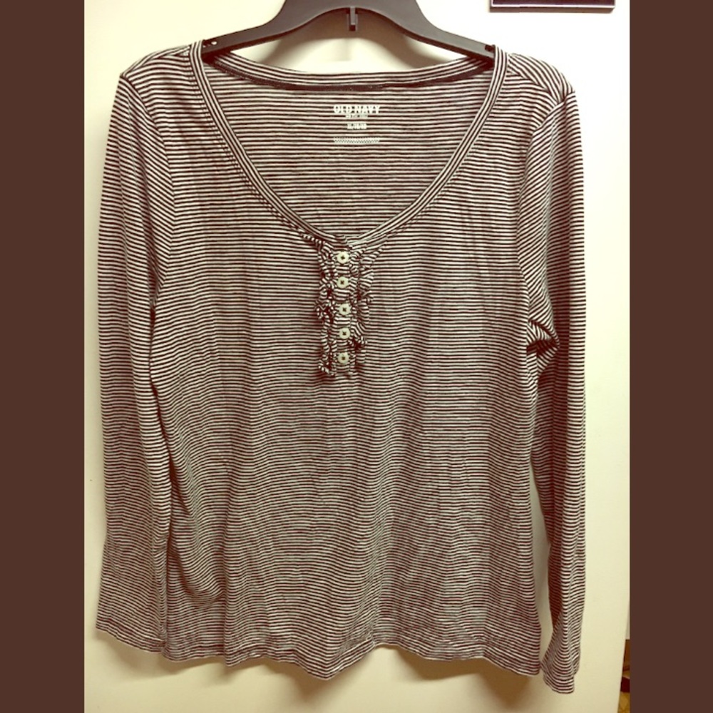 🖤Black and white striped ruffle button blouse🖤